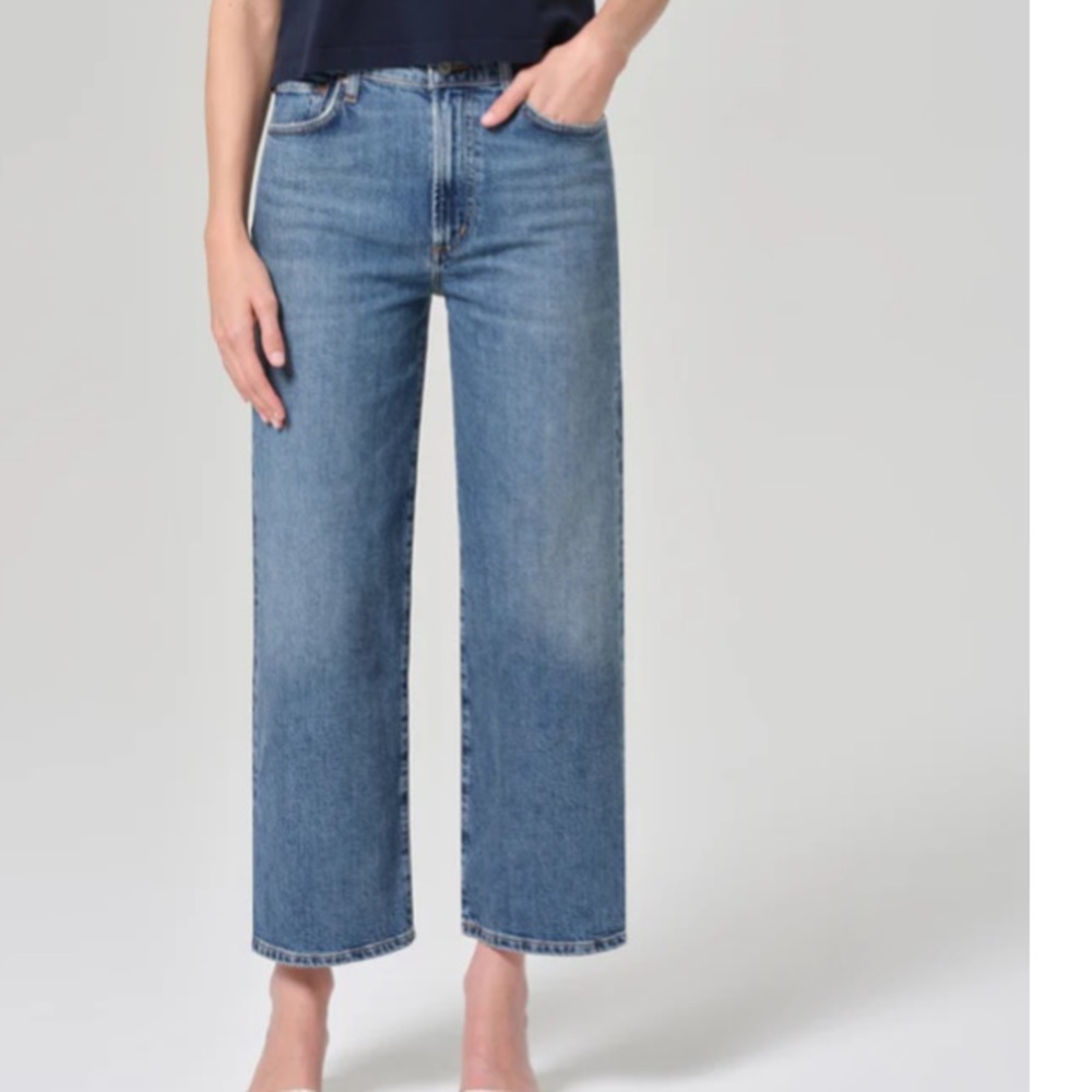 NWT Agolde Harper cropped jeans. Flattering mid-rise jean.
